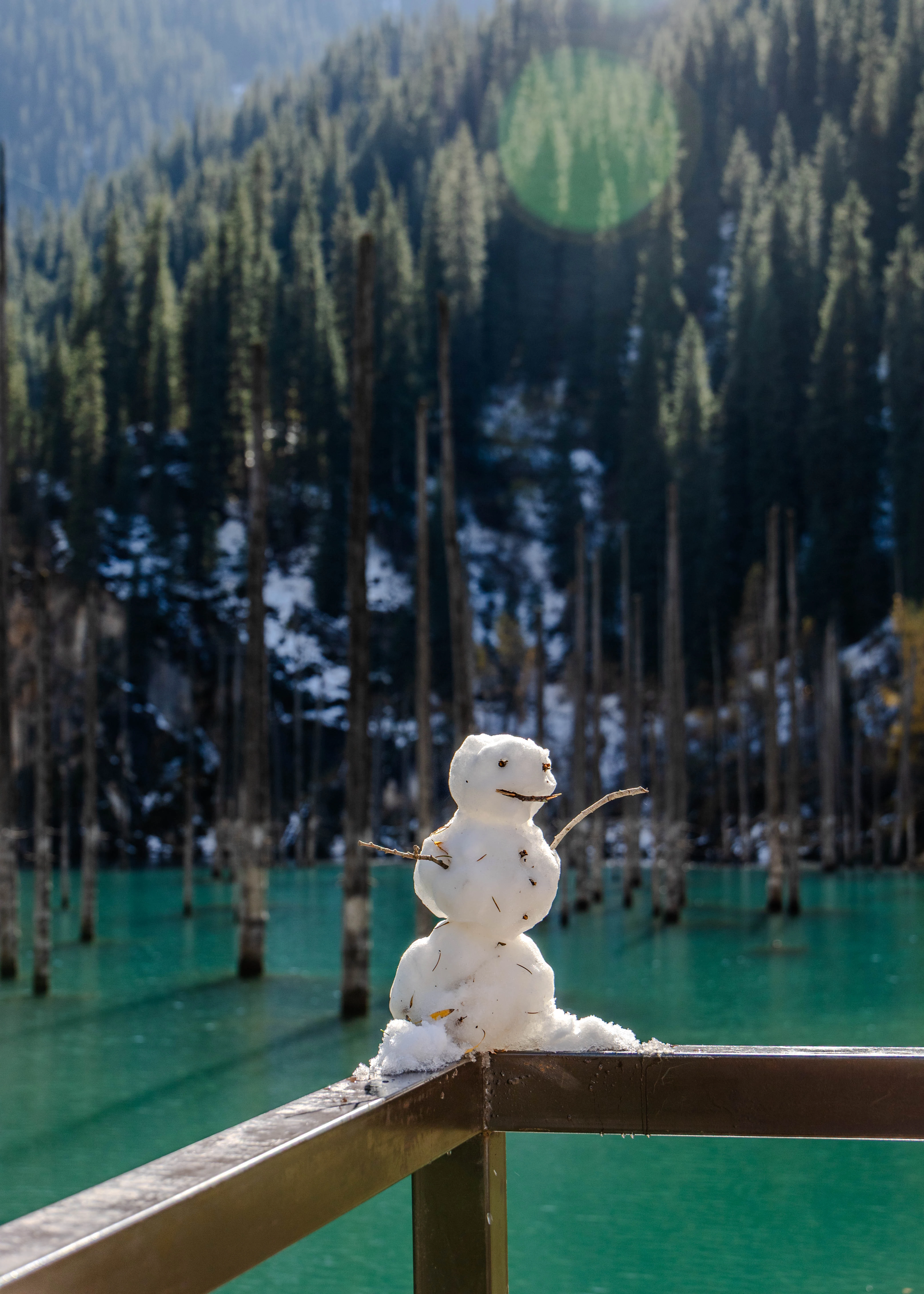 Sneeuwpop Kaindy Lake