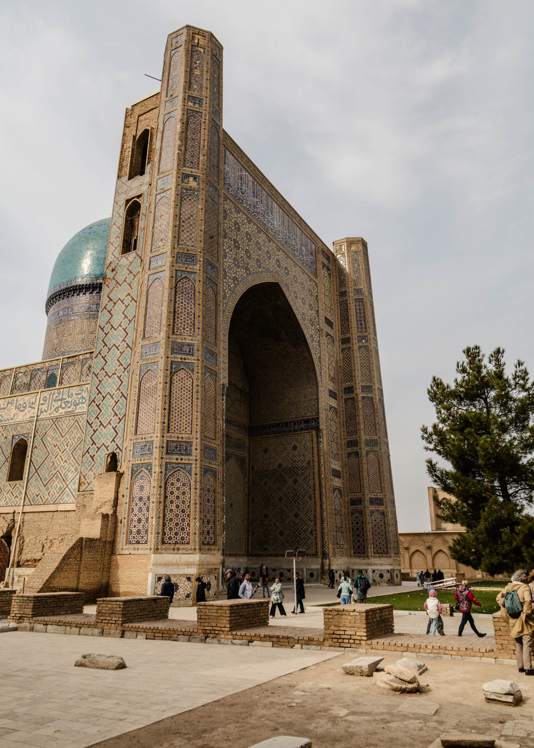 Bibi-Khanym Mosque 4