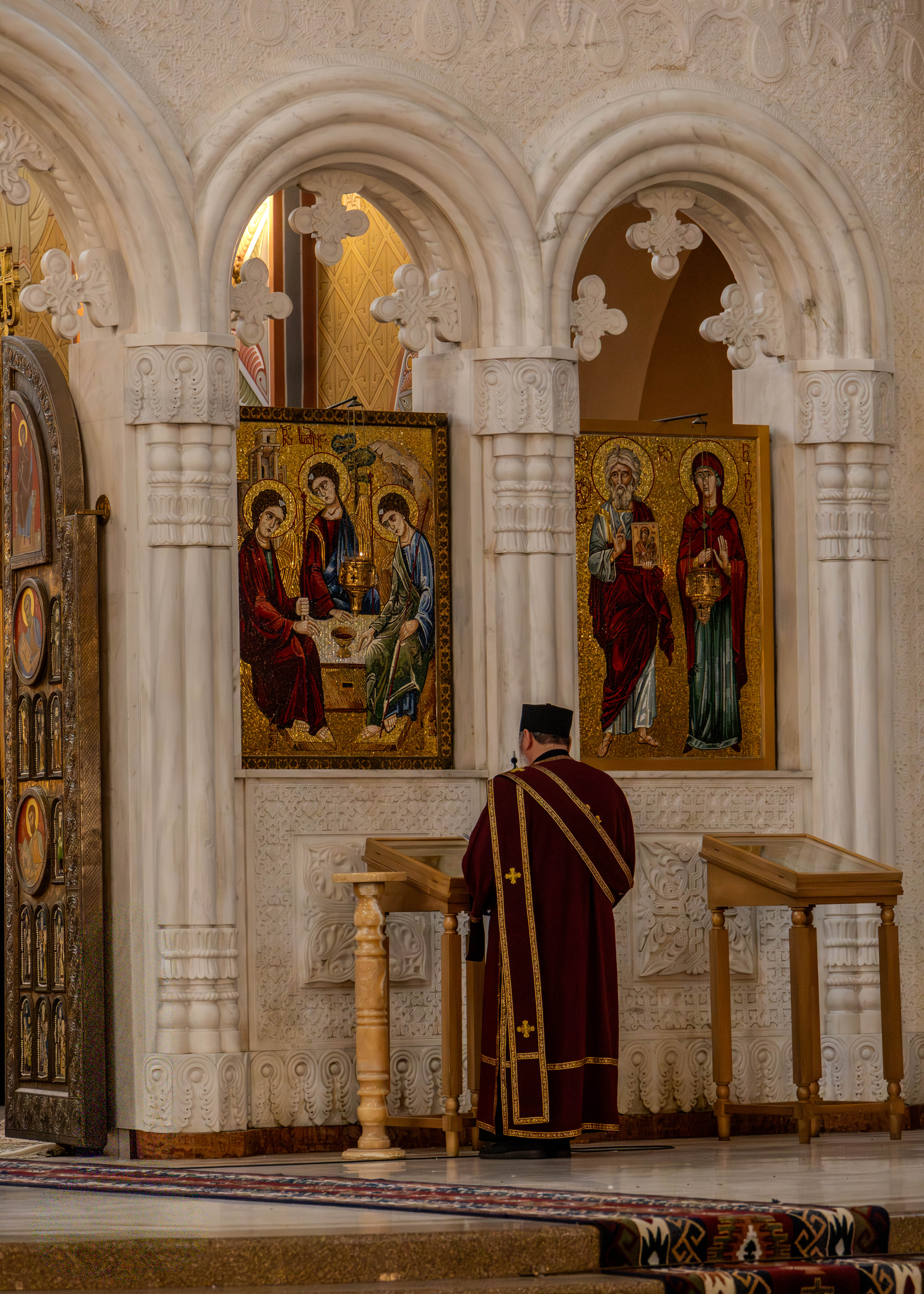 Binnenkant Holy Trinity Kerk in Tblisi 2