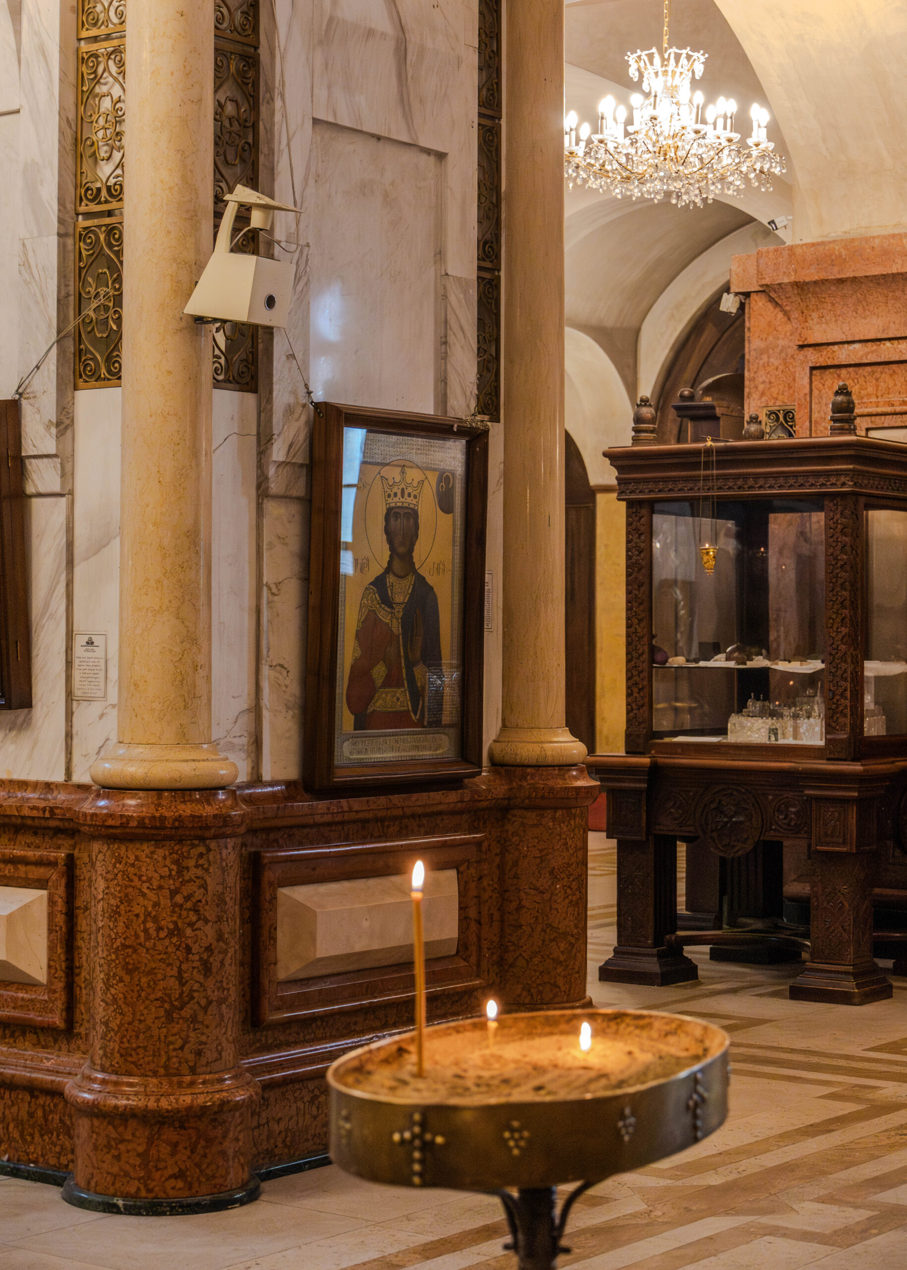 Binnenkant Holy Trinity Kerk in Tblisi 3