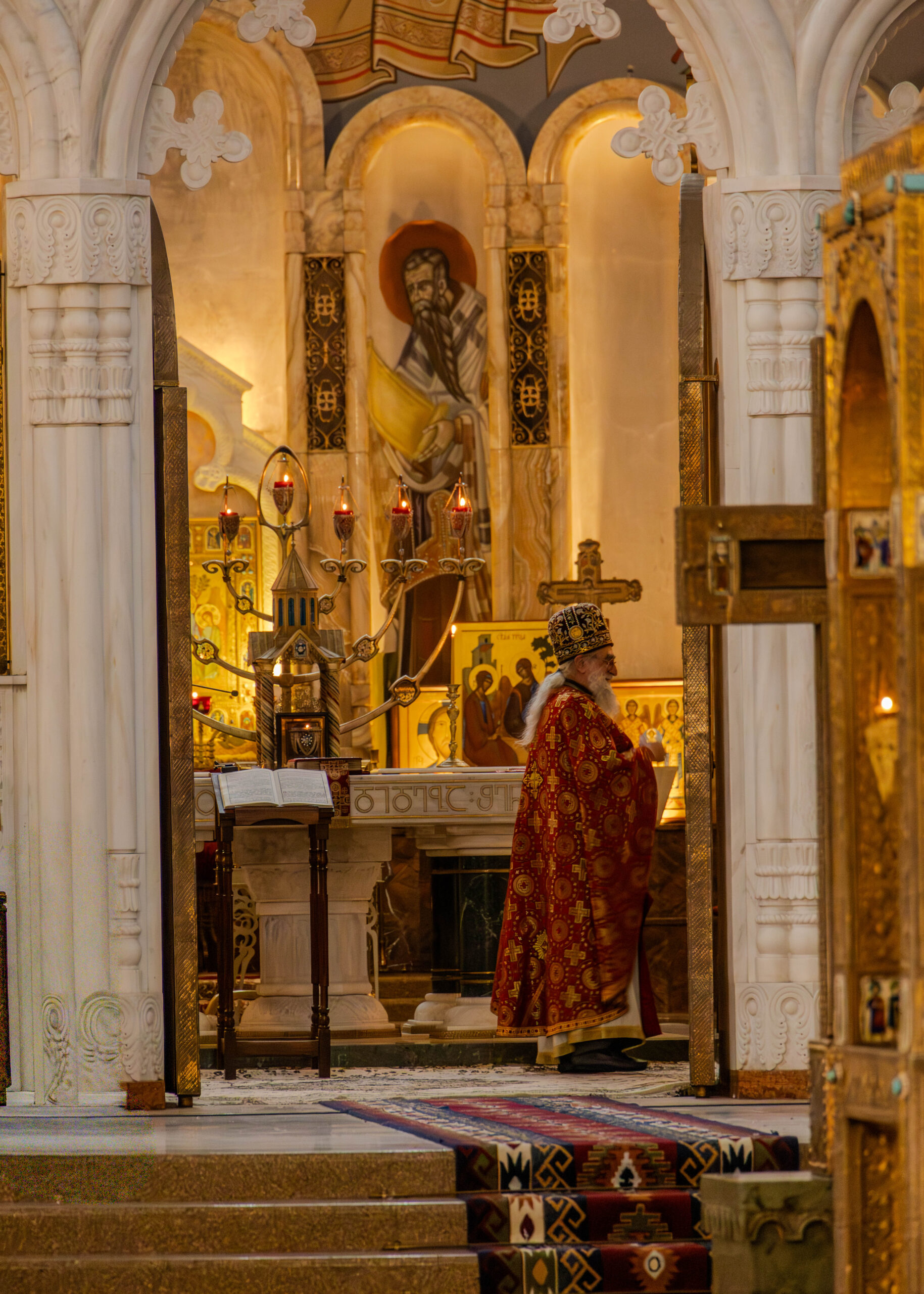 Binnenkant Holy Trinity Kerk in Tblisi 4
