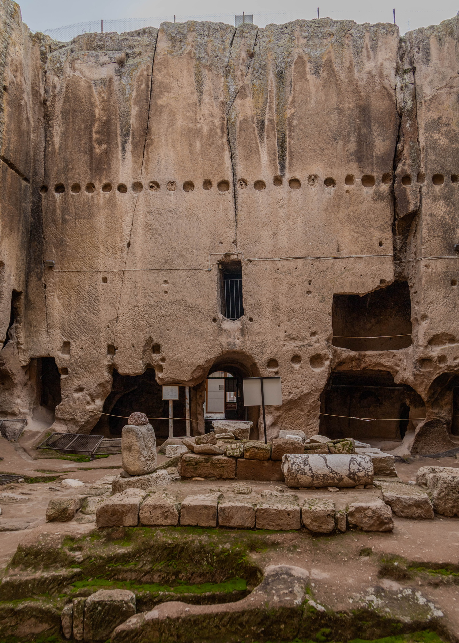 Gumusler Klooster Turkije 1