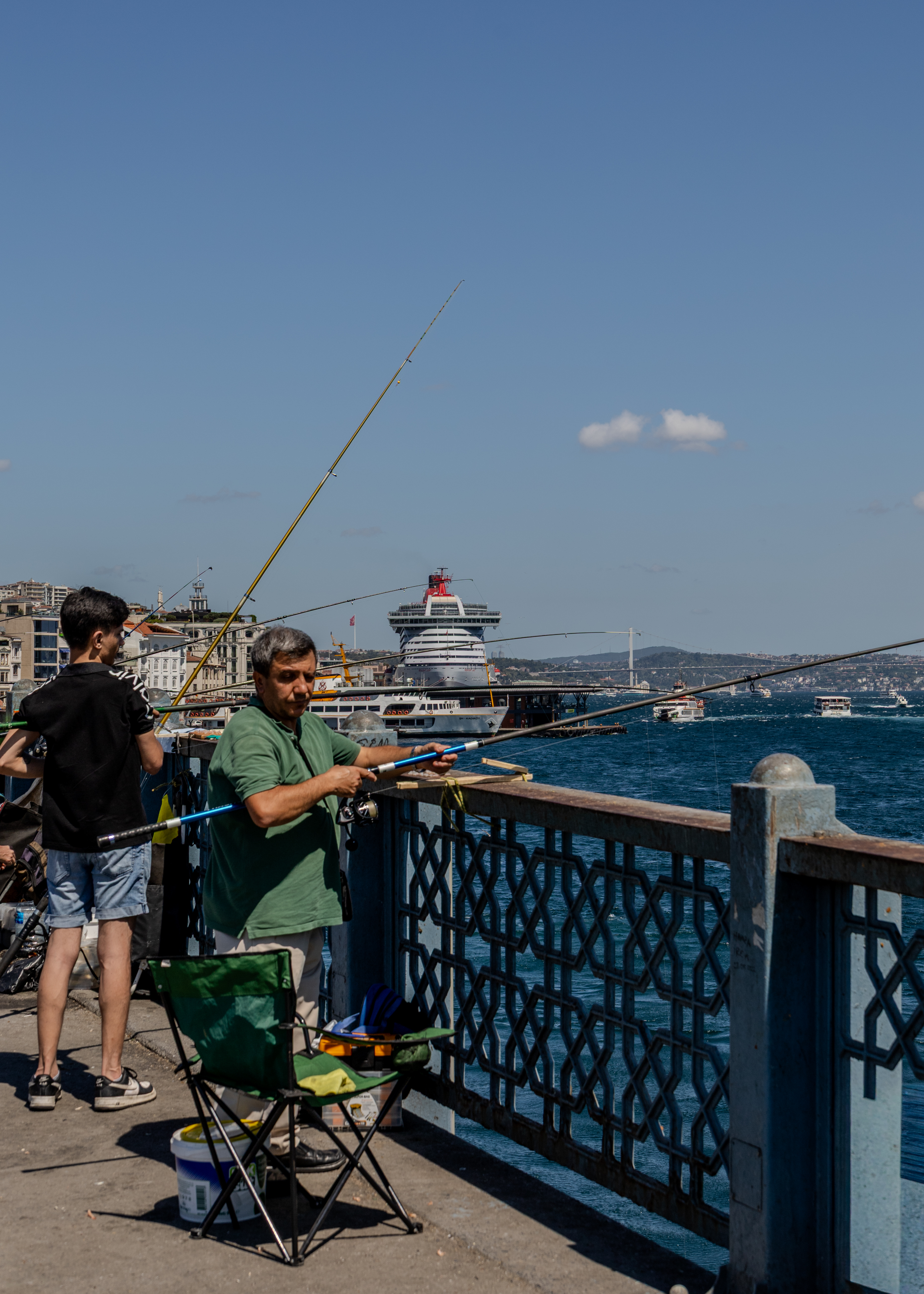 Vissers op Galata Bridge Istanbul