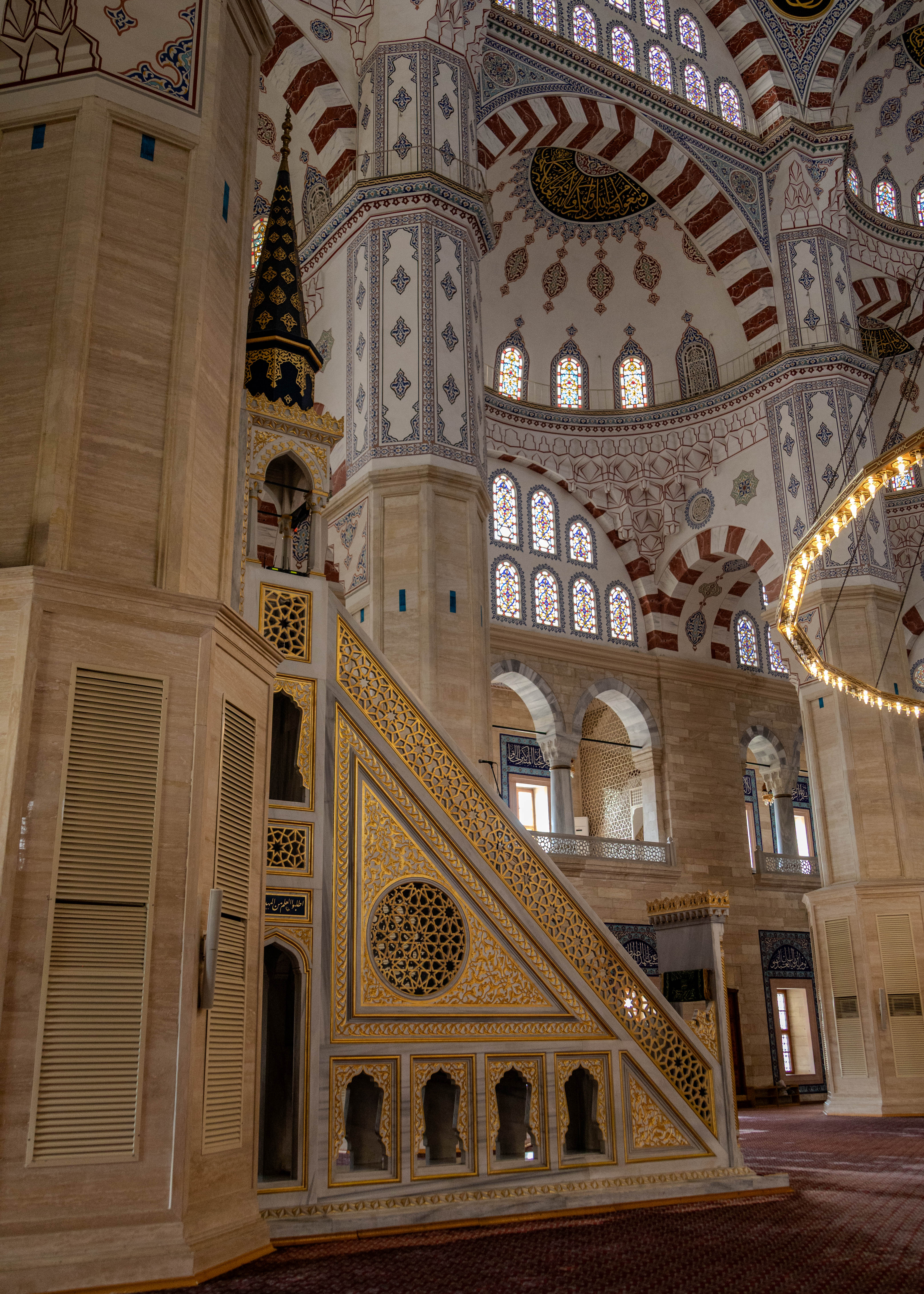Binnenkant Sabancı Central Mosque Adana 3