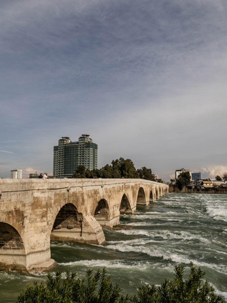 Brug Adana Turkije