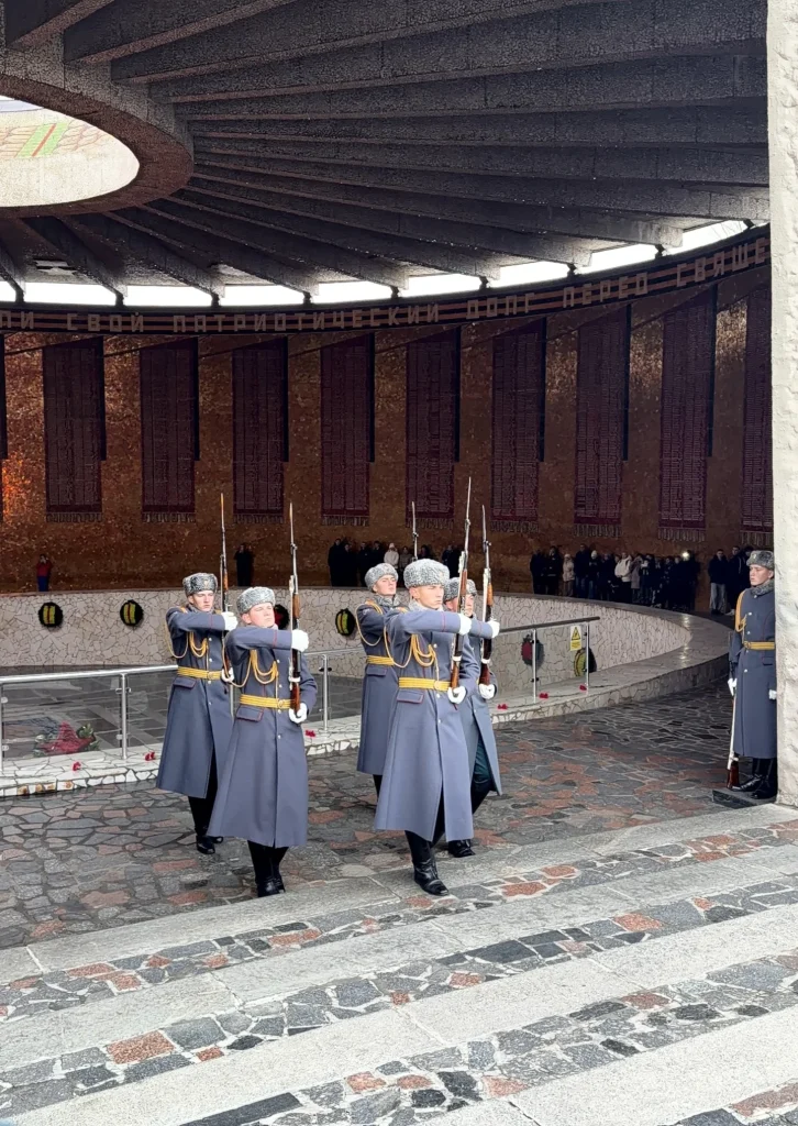 Wisseling van de wacht bij eternal flame Volgograd