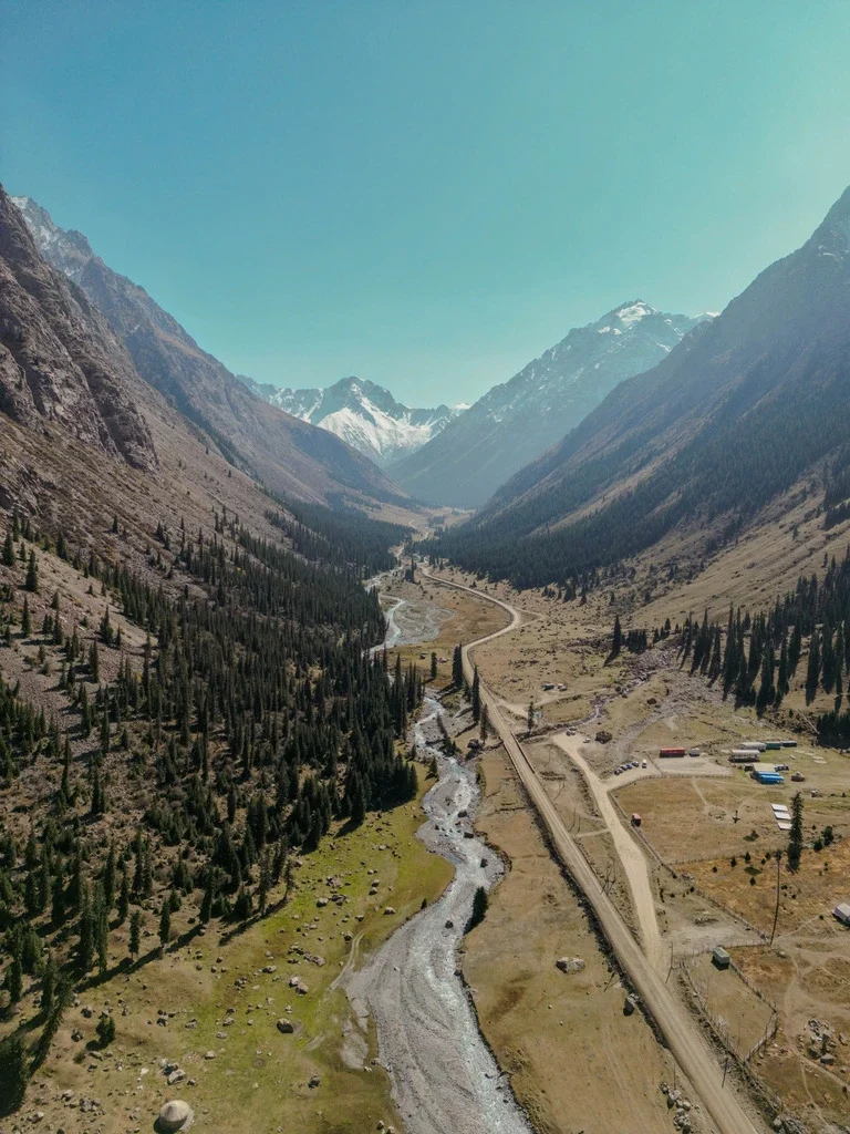 Weg naar Sary Moinok Pass